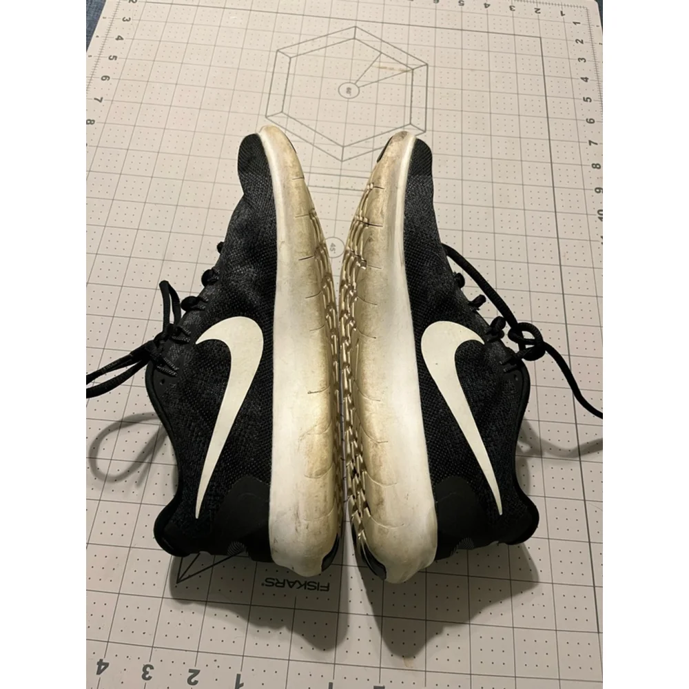 Men's Nike Running Shoes Size 9.5 Black